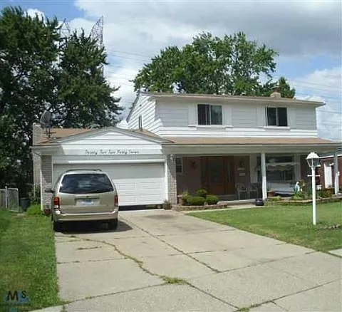 32247 Lancaster Dr photo 1