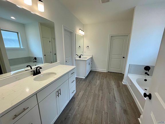 5th image of 358 Taylor James Way