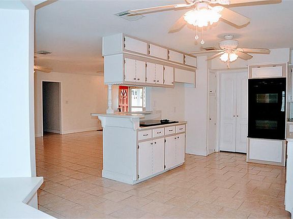4th image of 102 Lake Harbor Ln