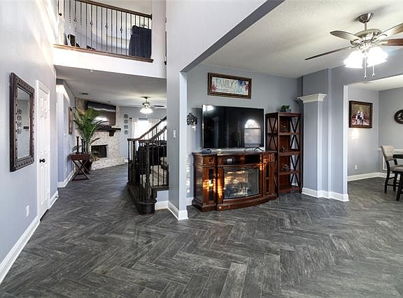 2nd image of 2241 Cantura Dr
