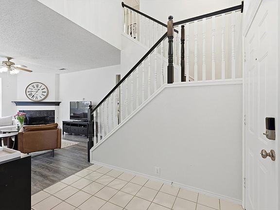 5th image of 239 High Pointe Ln