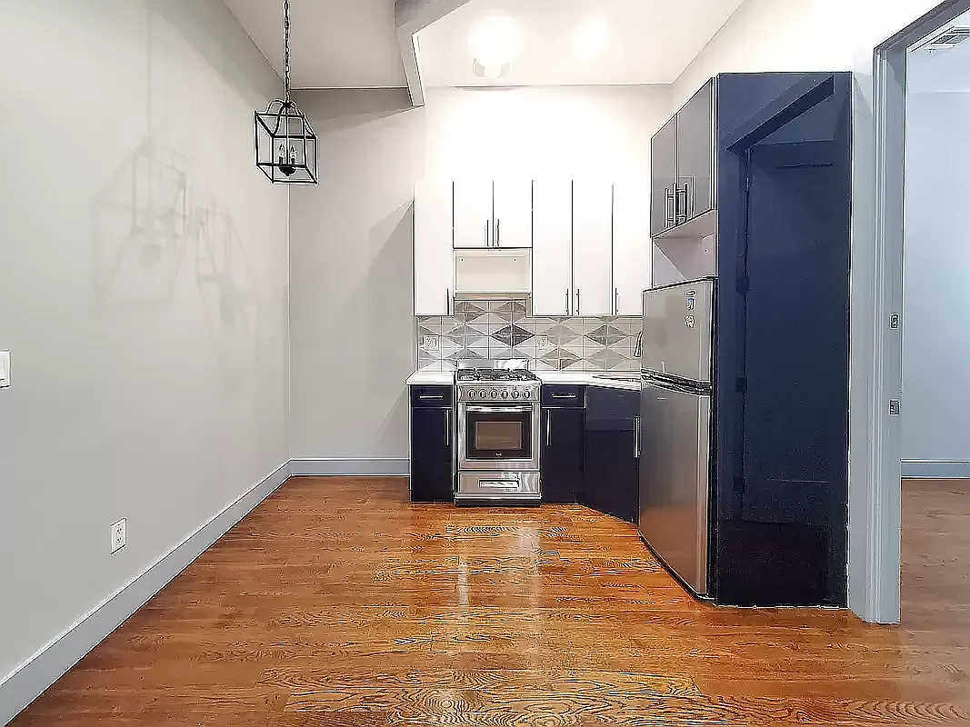 9 Marcus Garvey Avenue — Photo 4