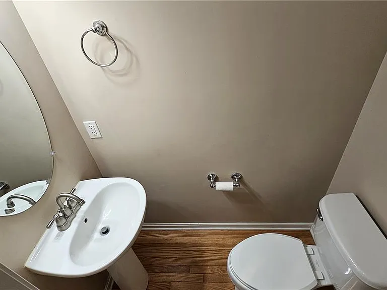 1814 Majestic Dr S — Photo 10