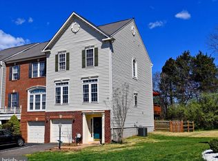 8075 Montour Heights Dr, Gainesville, VA 20155