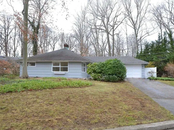 69 Buckeye Road, Glen Cove, NY 11542