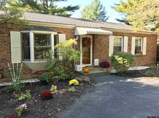 48 Fiddlers Ln, Latham, NY 12110