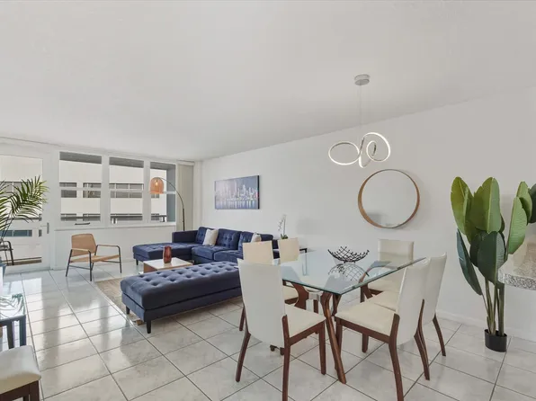 3725 S Ocean Dr, Hollywood, FL