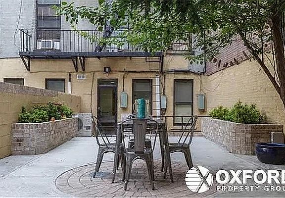 4th image of 339 W 51st St #2