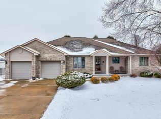 1627 Dairy Ln, Ottawa, IL 61350