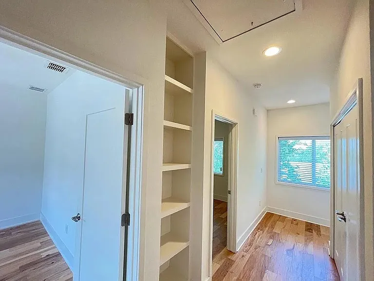 2101 Montopolis Dr #20 — Photo 15
