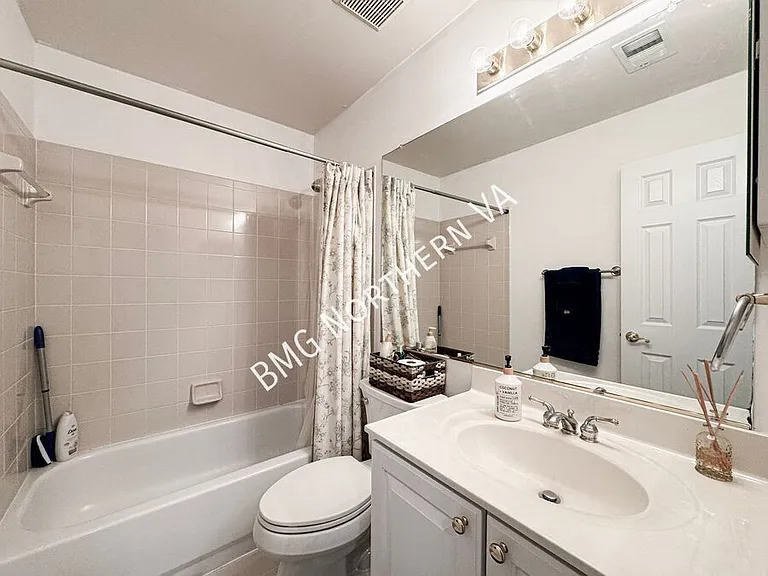 46119 Geneva Ter — Photo 23