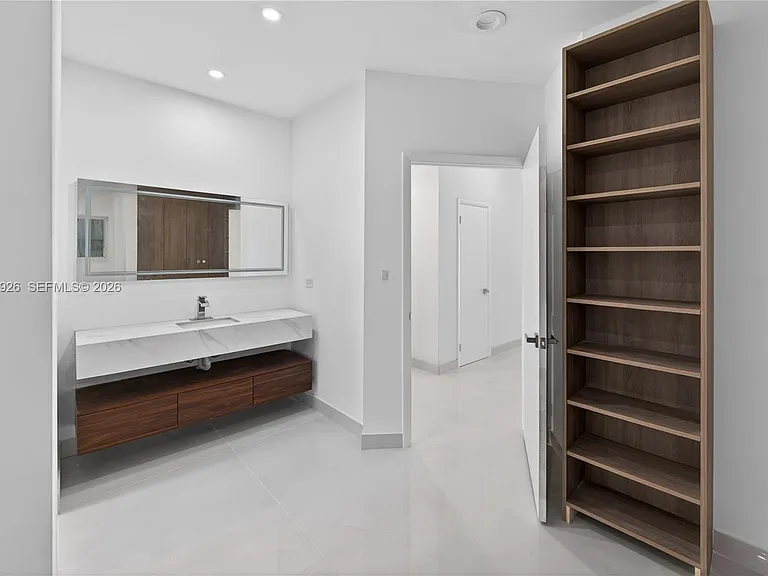 1101 S Shore Dr #1 — Photo 20