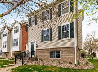 8045 Stratford Cir S, Shakopee, MN 55379