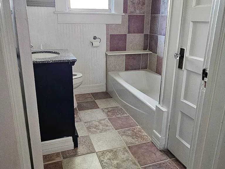 406 E Jefferson St — Photo 7