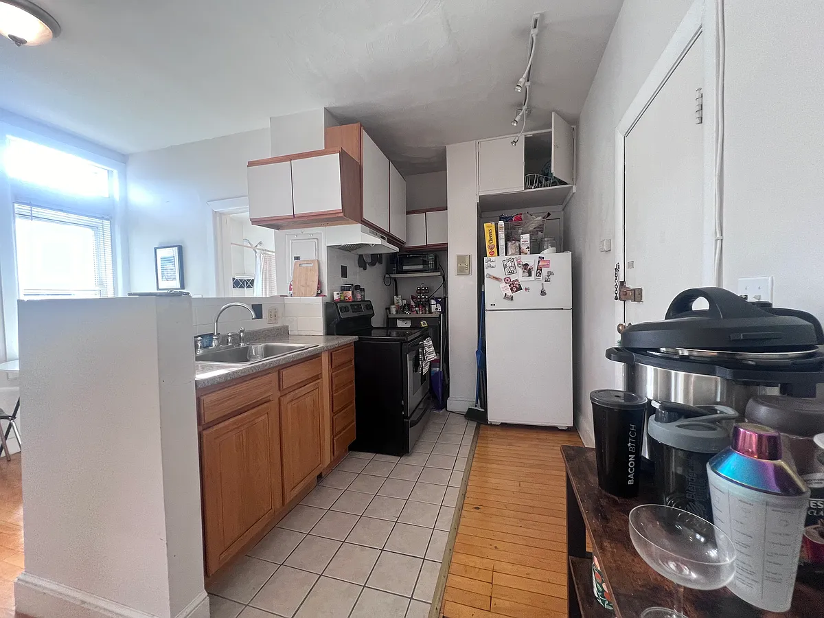 Building Photo - 3 Englewood Ave #16