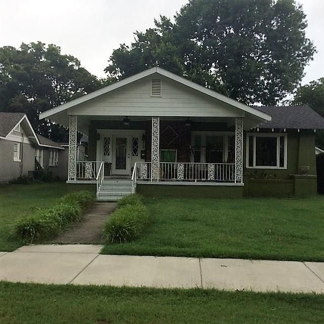 2nd image of 2709 Herbert St