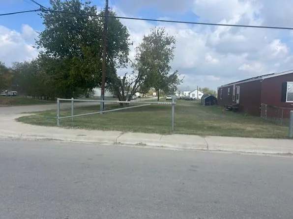 E Pecan St, Granger, TX 76530