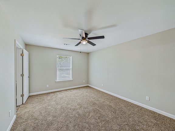 5th image of 1008 Division St