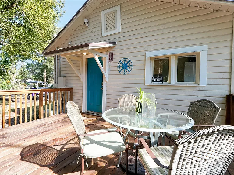 220 Avocado Ave — Photo 4