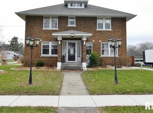 227 E Walnut St, Washburn, IL 61570