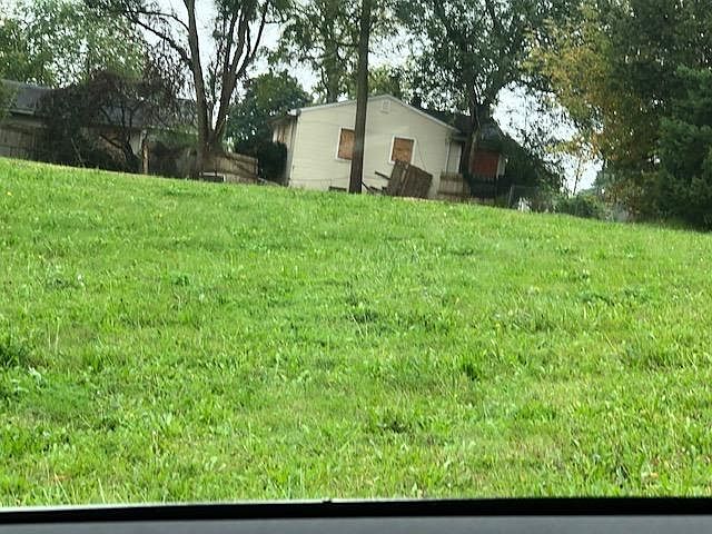 2nd image of 481 1st Ave