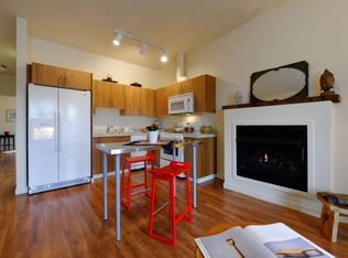 409 NE Morgan St APT 302, Portland, OR 97211