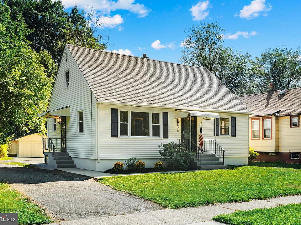 1st image of 529 Hunt Ave