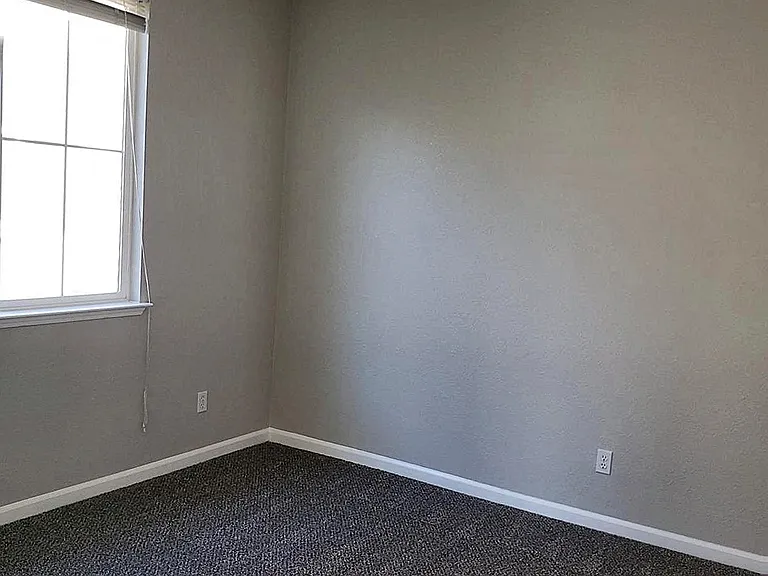 65 E Legacy Dr — Photo 8