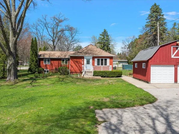 950 W Giles Rd, Muskegon, MI 49445