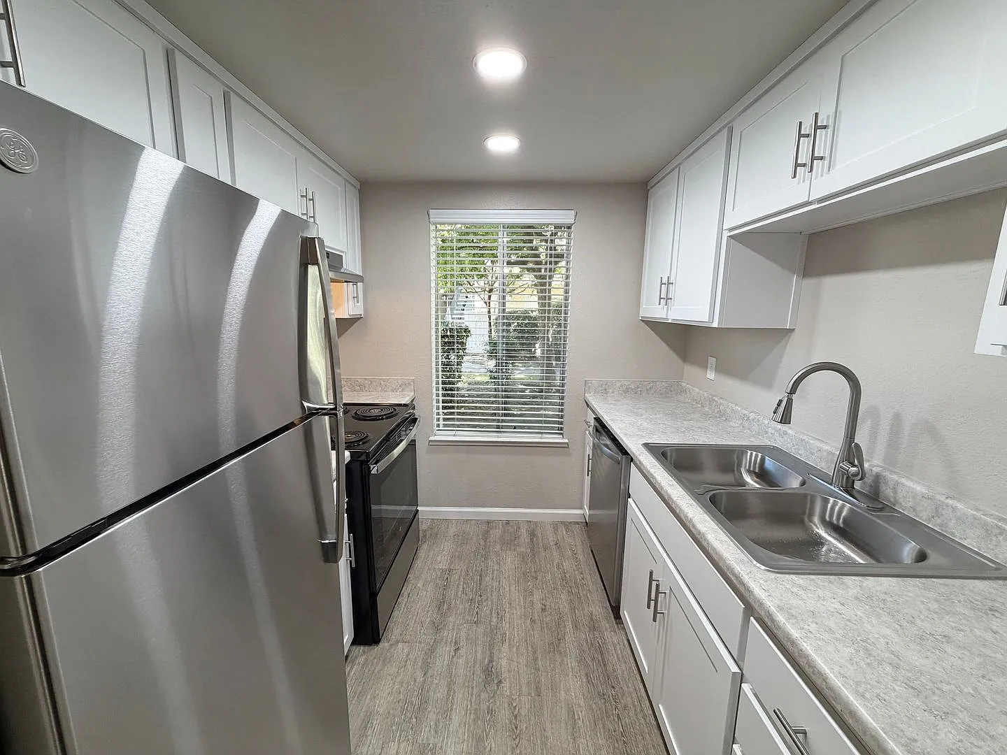 Merit Manor Apartments — Photo 1