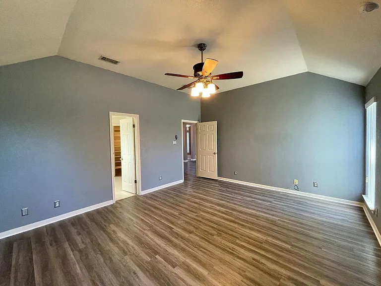 2404 Southport Dr — Photo 18