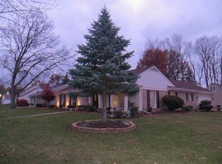 706 Nightfall Rd, Fort Wayne, IN 46819