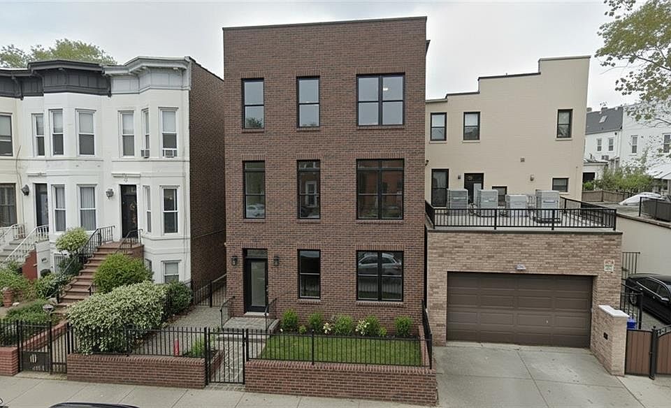 1st image of 1685 Union St