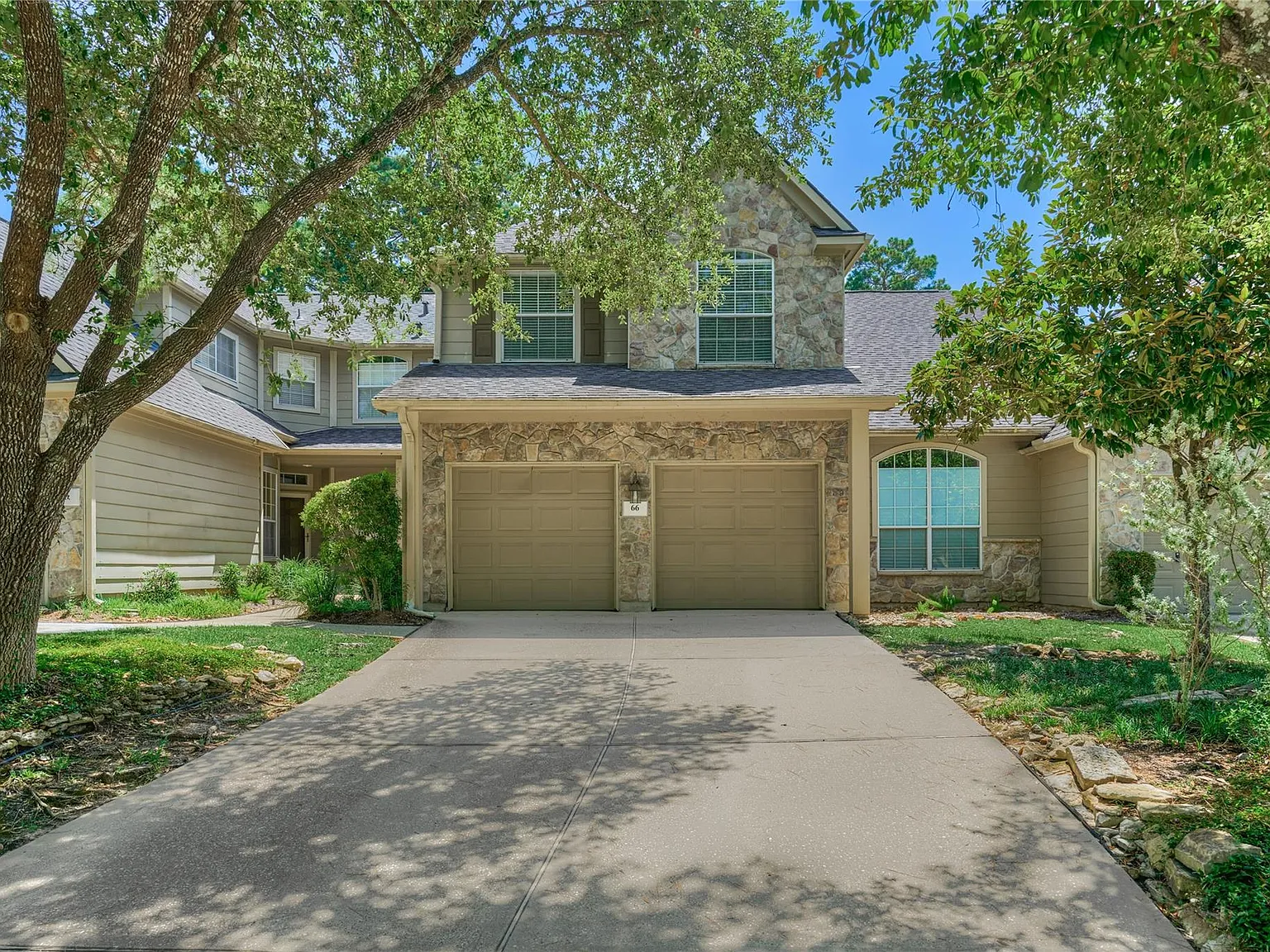 3 bed, 2.5 bath, 2045 sqft, $2,500 — Photo 3