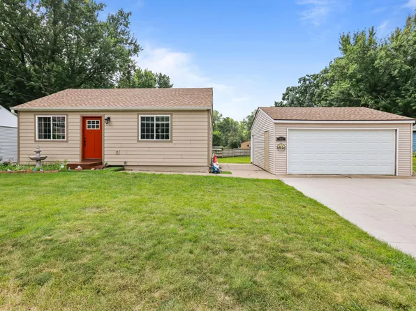 611 Stillwater Rd, Willernie, MN 55090
