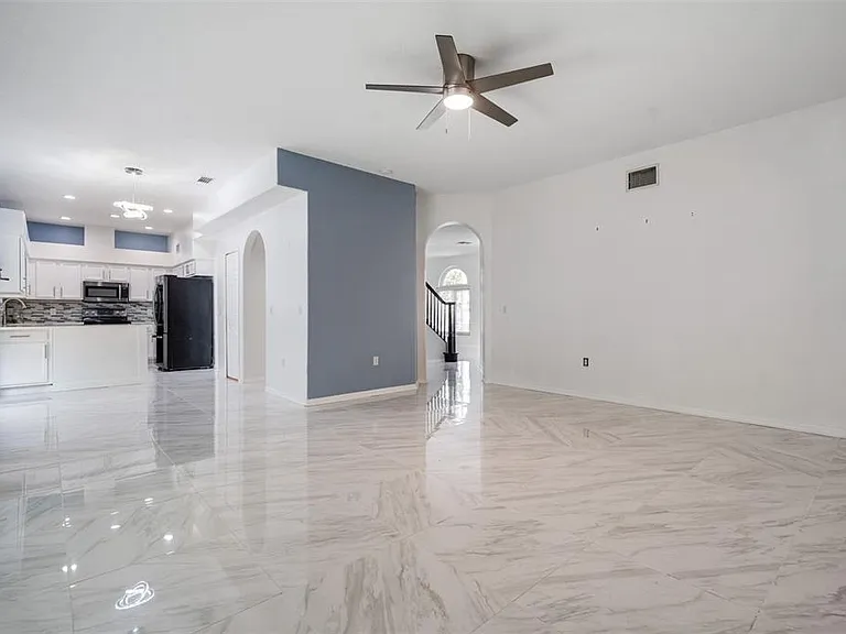 380 Rosalind Ln — Photo 16