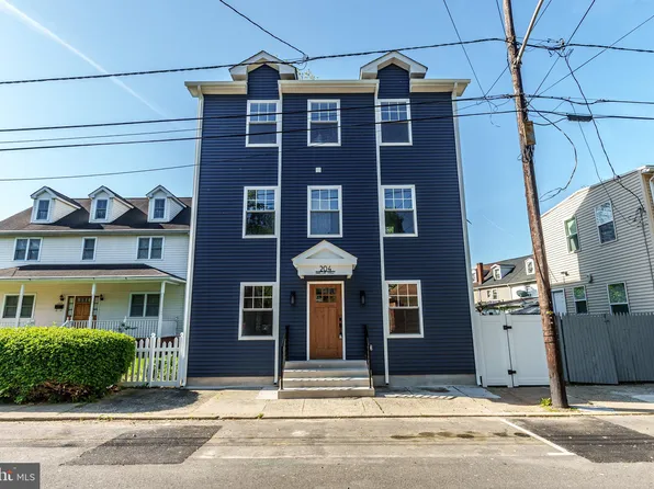 204 Barclay St, Burlington, NJ 08016