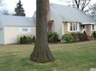 1027 Long Beach Rd FLOOR 2, Hempstead, NY 11550