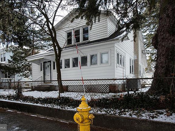 4th image of 101 Fox St Unit A