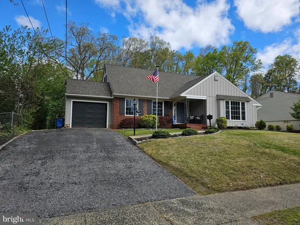 902 Whitman Dr, Turnersville, NJ 08012