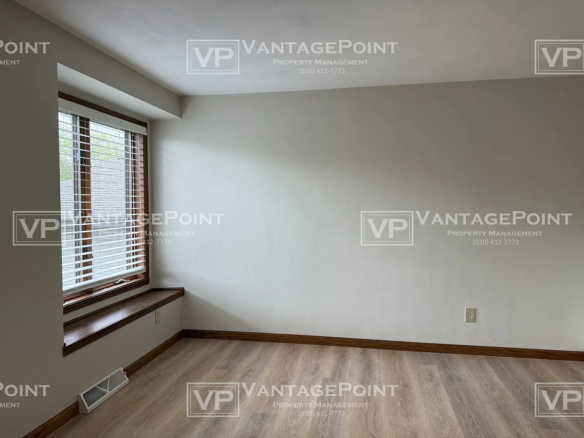 Building Photo - 2731 W Glenpark Dr #2731