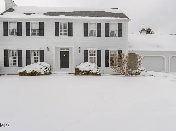 2324 Mill Race Ct, Holland, OH 43528