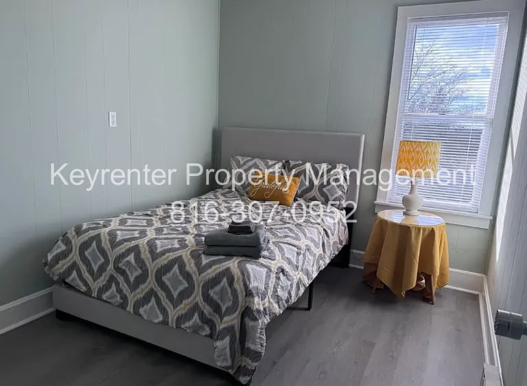 5115 Woodland Ave — Photo 6