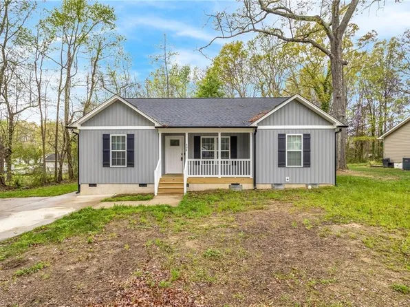 608 Carter Dr, Thomasville, NC 27360