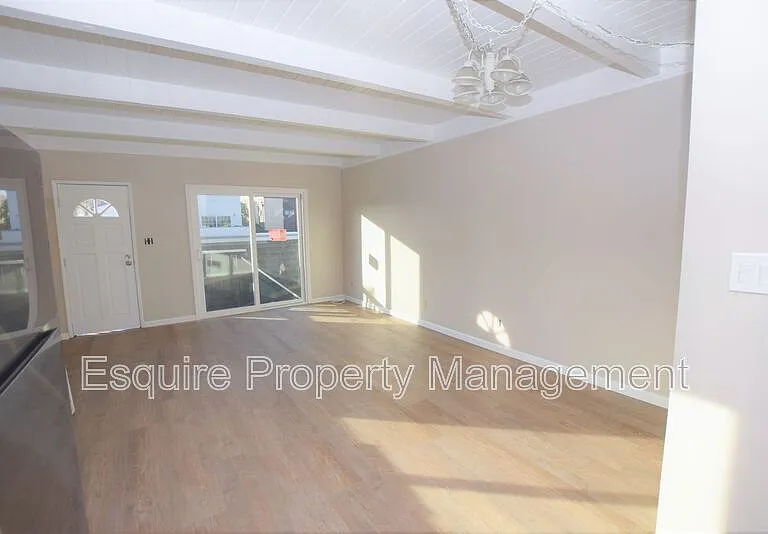 5510 Driftwood St #5 — Photo 3
