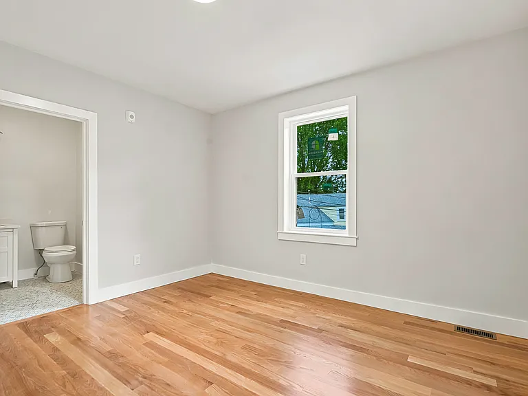 4A Mayhew St #A — Photo 6