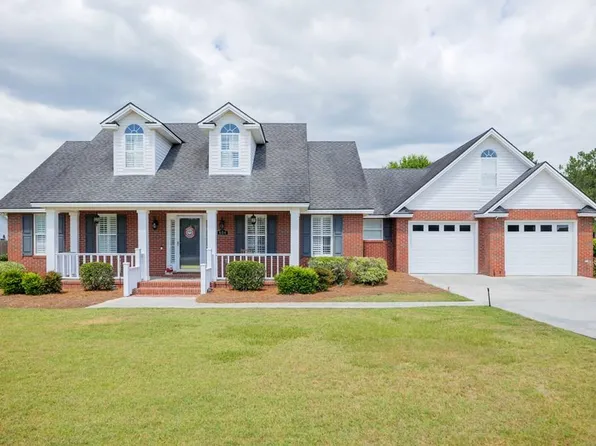 604 Plantation Dr, Adel, GA 31620