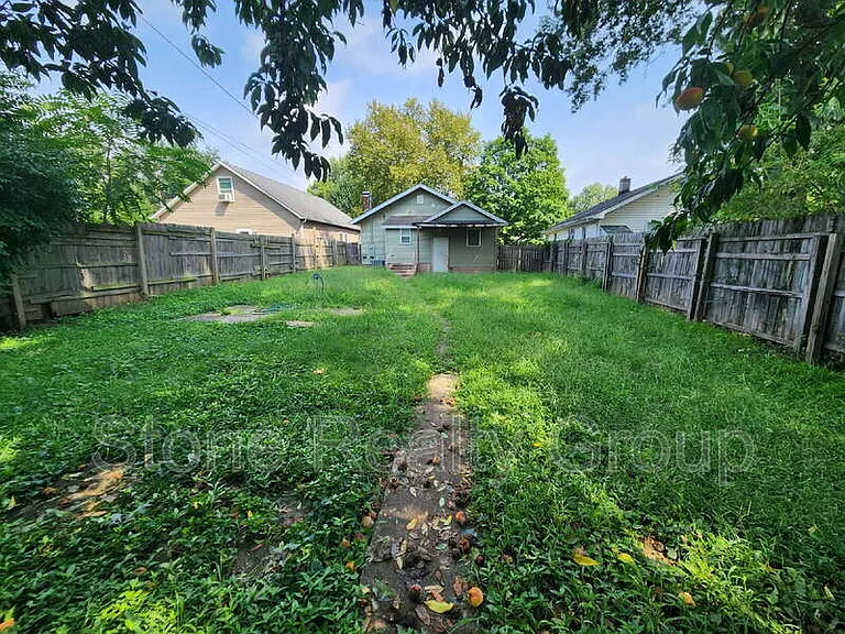 1535 Barbour Ave — Photo 10