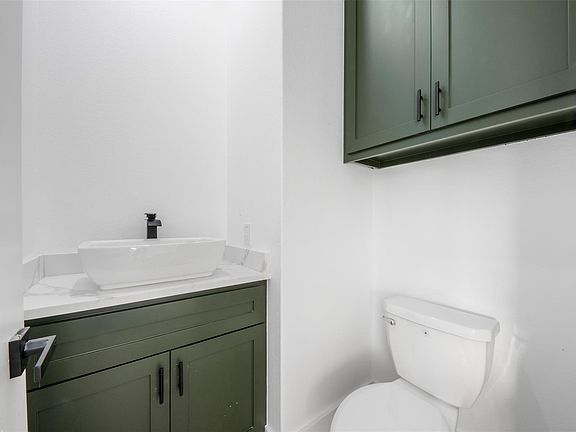 4th image of 1306 Duff Ln