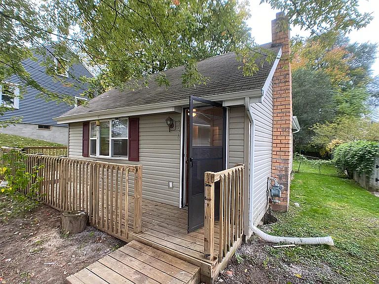 1st image of 326 Hume Blvd